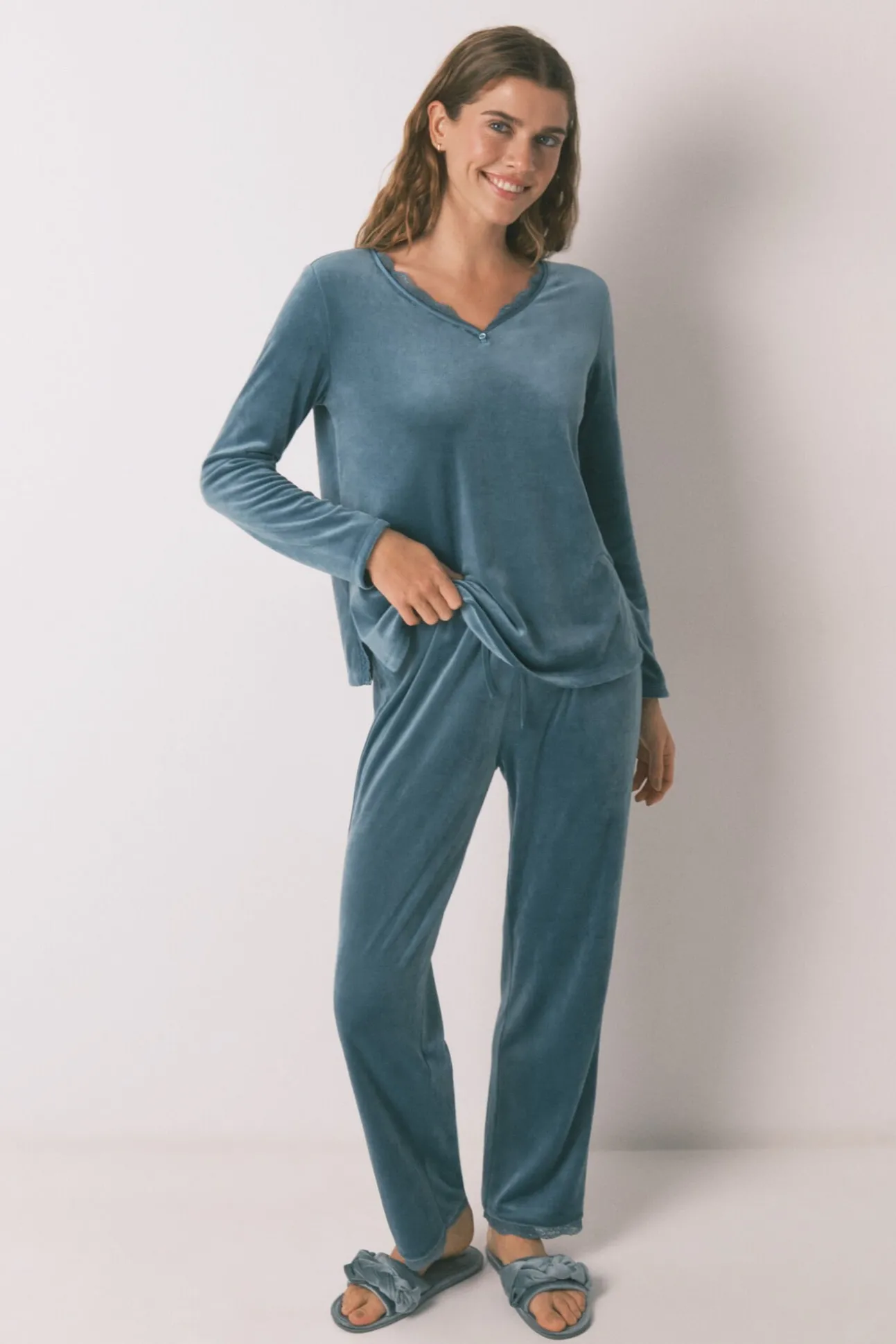 Pijama longo de veludo verde