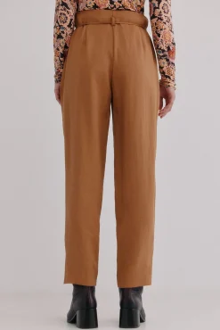Piper. Calça de laçada