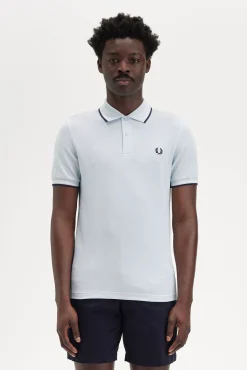 Polo com acabamento em duas listras
