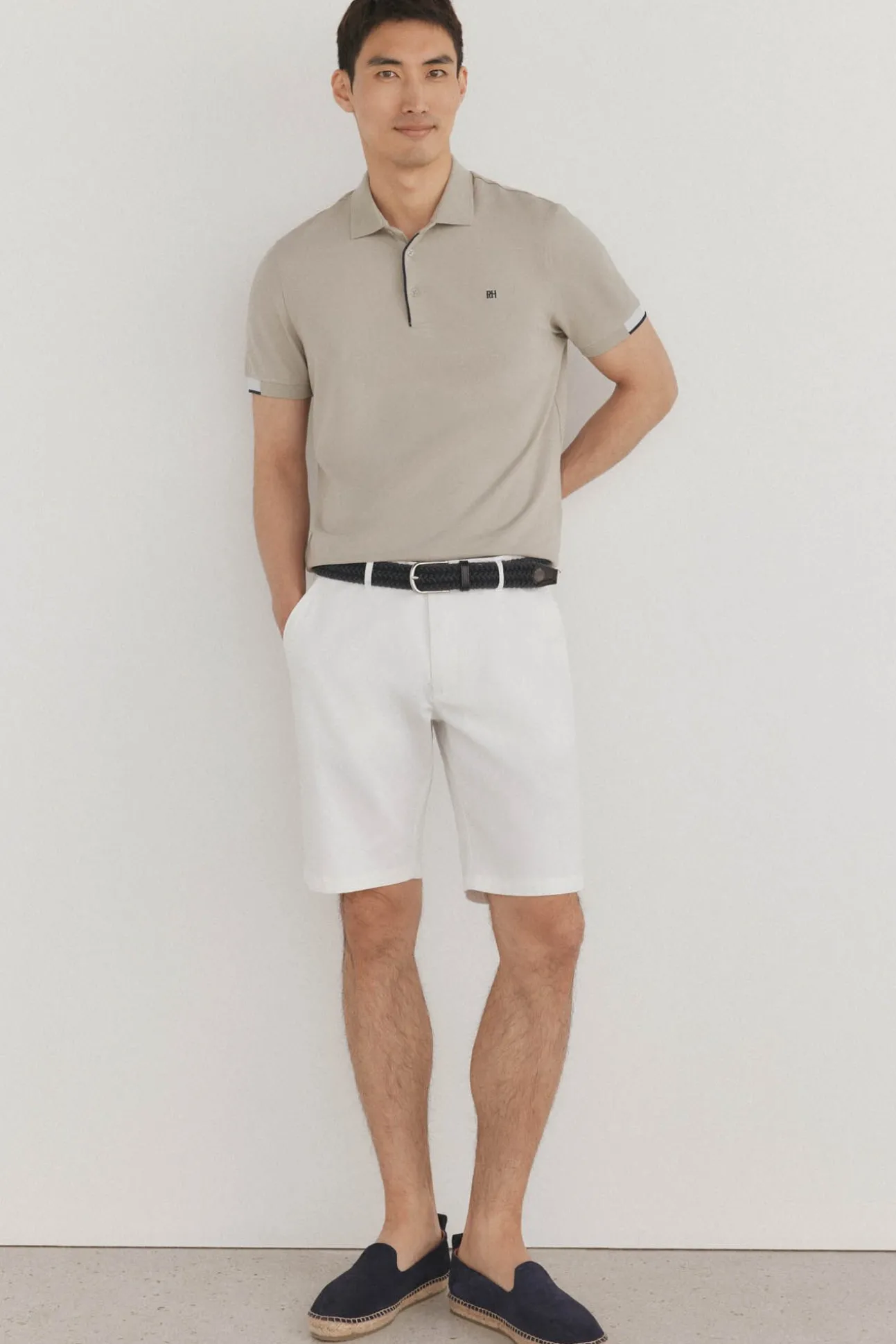 Polo com punhos contrastantes