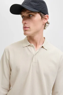 Polo de corte regular