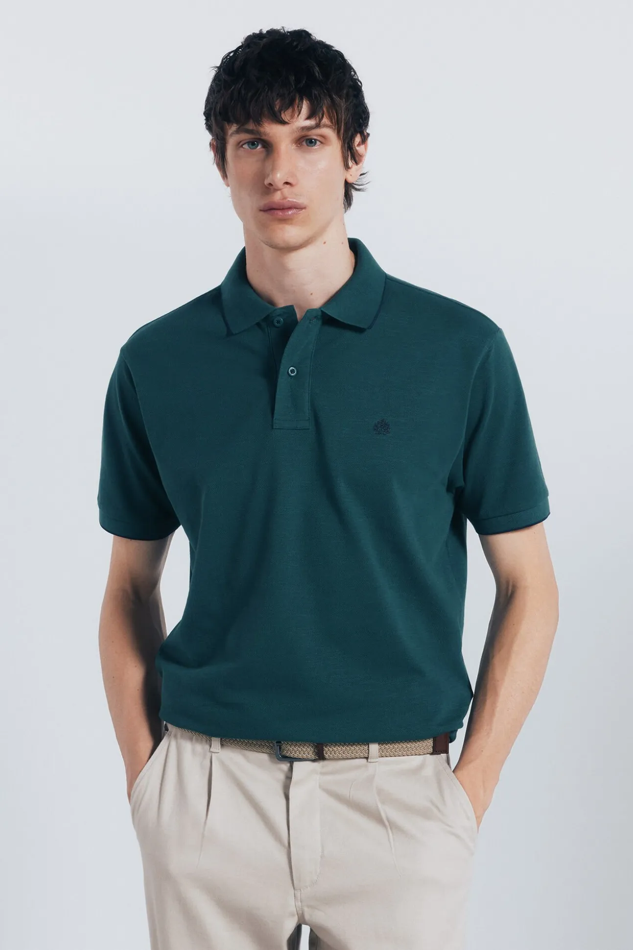 Polo piqué chique com gola canelada de corte regular