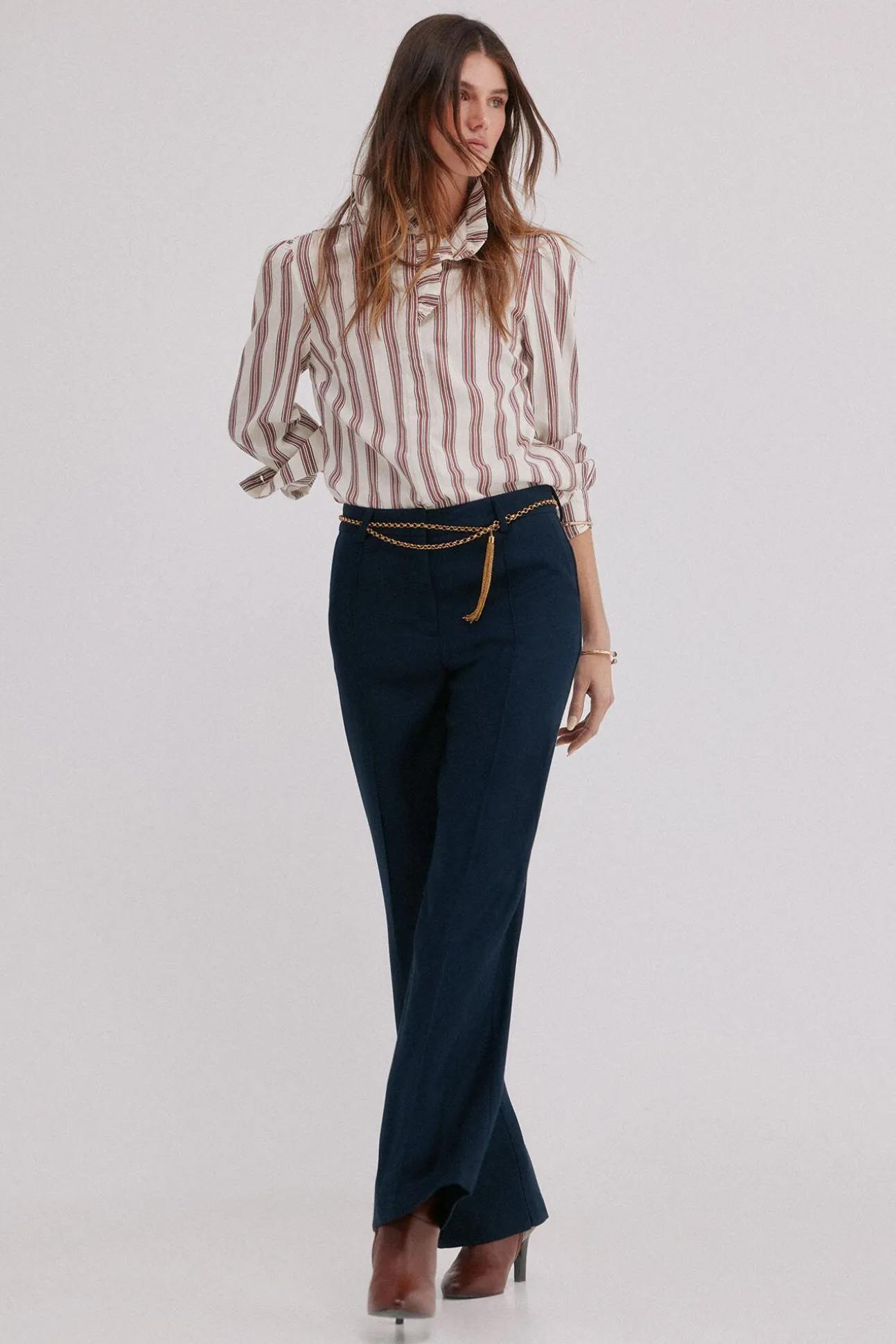 Poppy. Calça retas