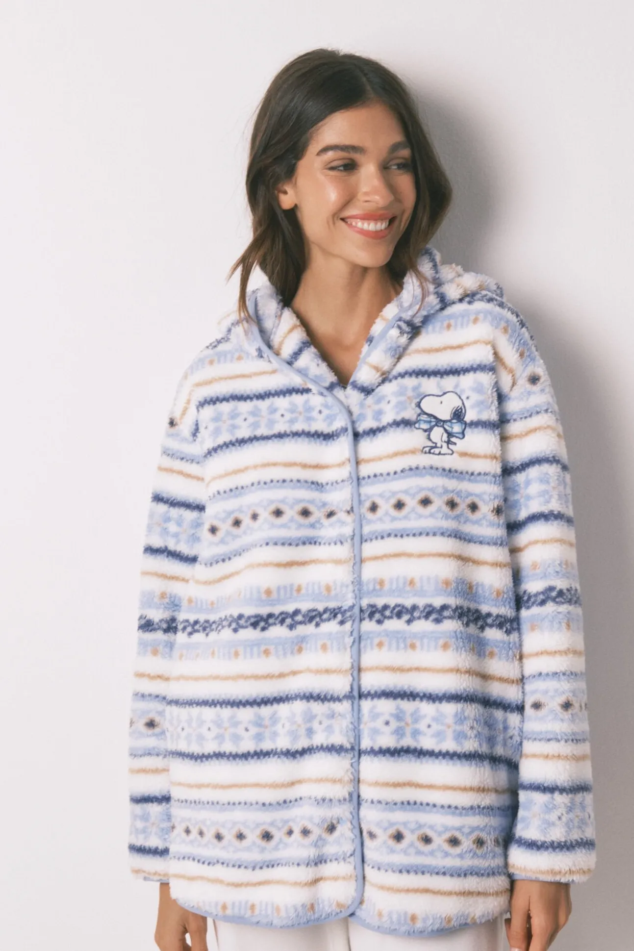 Robe com capuz e bordas do Snoopy