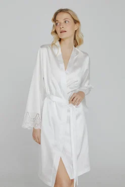 Robe de mulher Ivette Bridal curto acetinado em branco