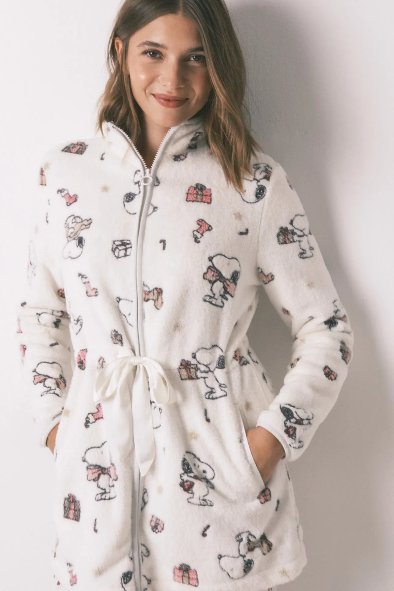 Robe polar curto branco com estampado do Snoopy