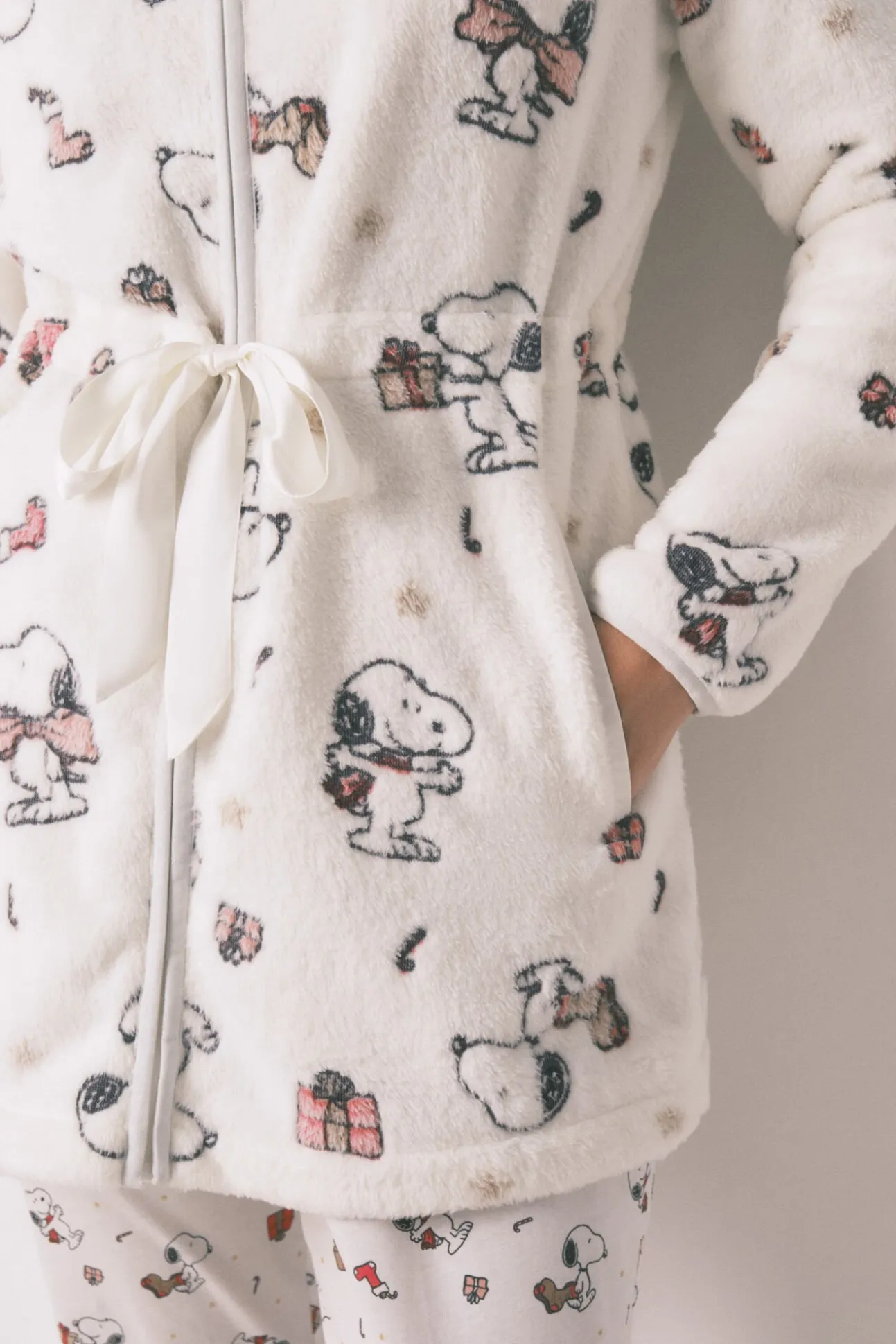Robe polar curto branco com estampado do Snoopy