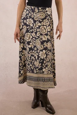 Saia longa de cetim com estampado