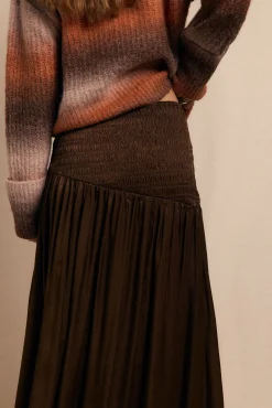 Saia midi acetinada
