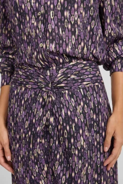 Saia midi com estampado ikat e abertura