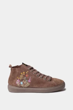 Sapatilha abotinada com detalhes florais