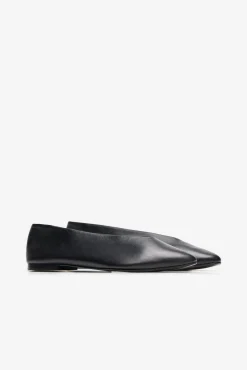 Sapato de couro liso