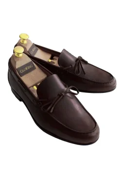 Sapato mocassin com fivela
