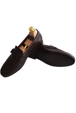 Sapato mocassin com fivela