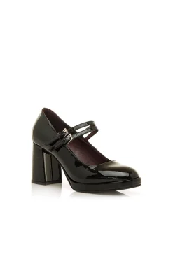 Sapatos de salto