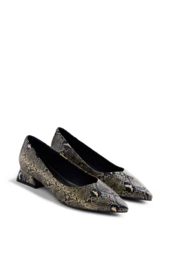 Sapatos de salto