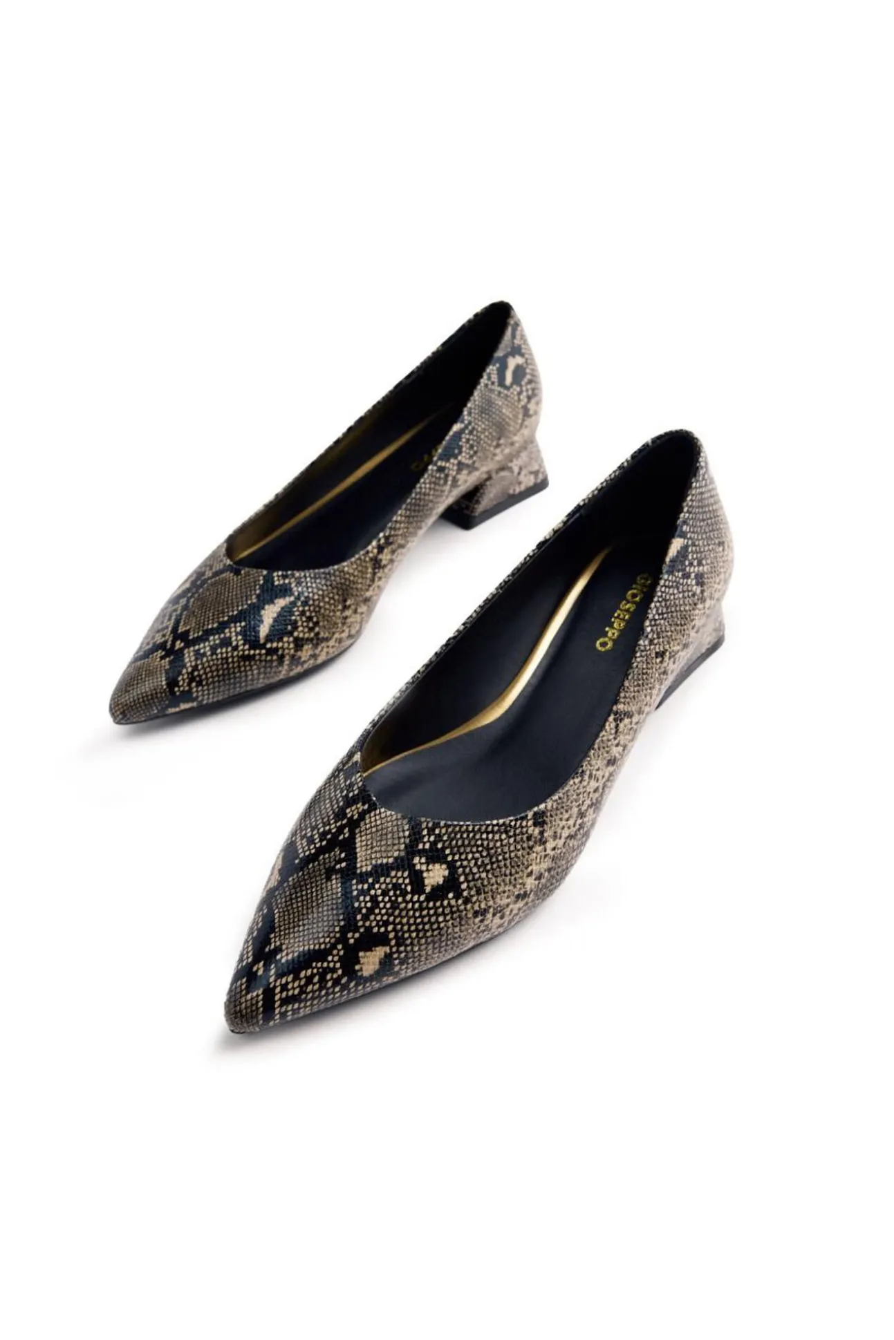 Sapatos de salto