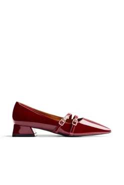 Sapatos de salto