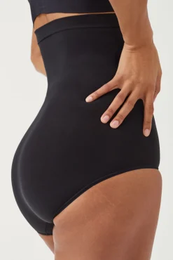 Shaping-Slip in Nude mit hohem Bund. SPANX