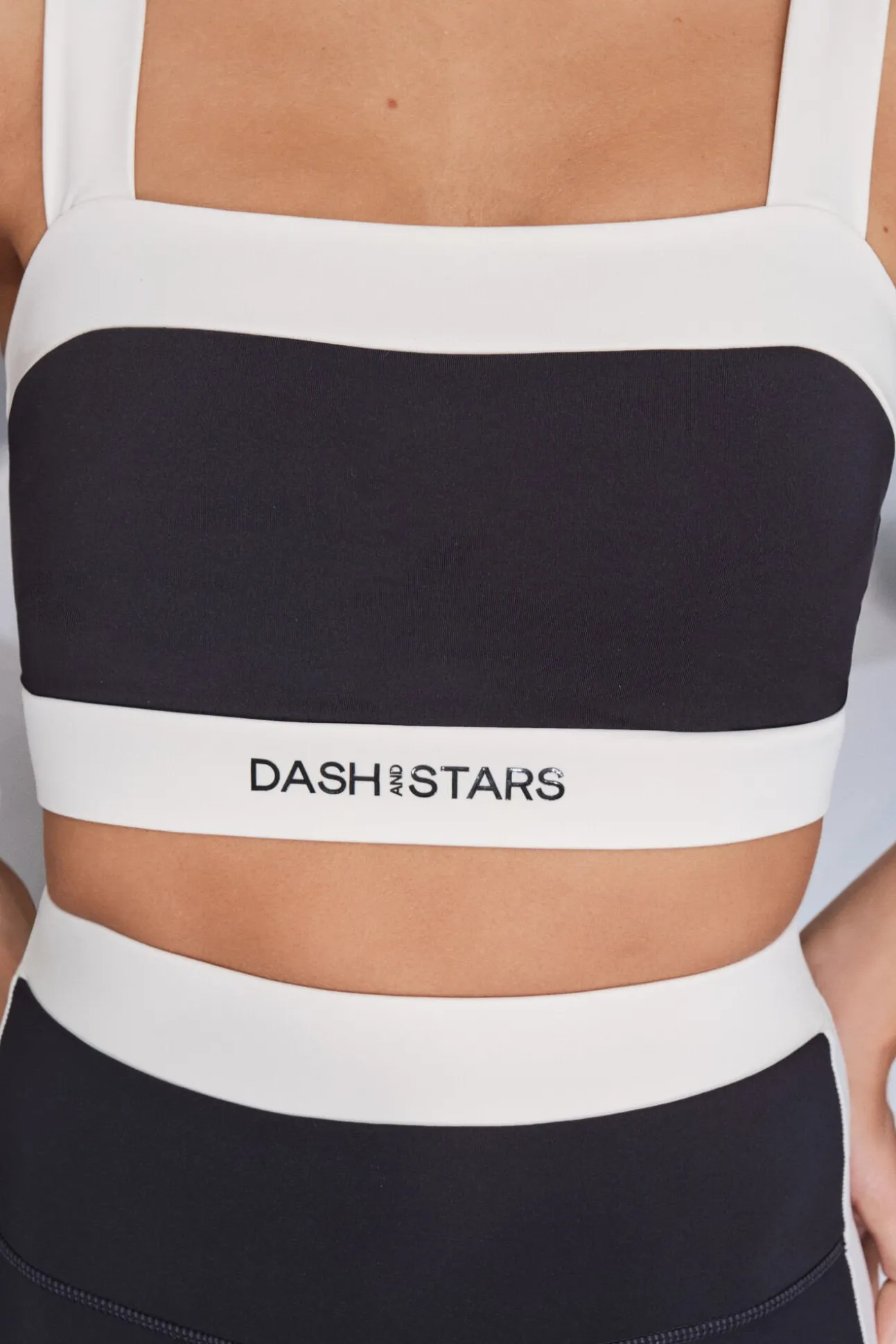Soutien desportivo bandeau 4D Stretch em preto e branco