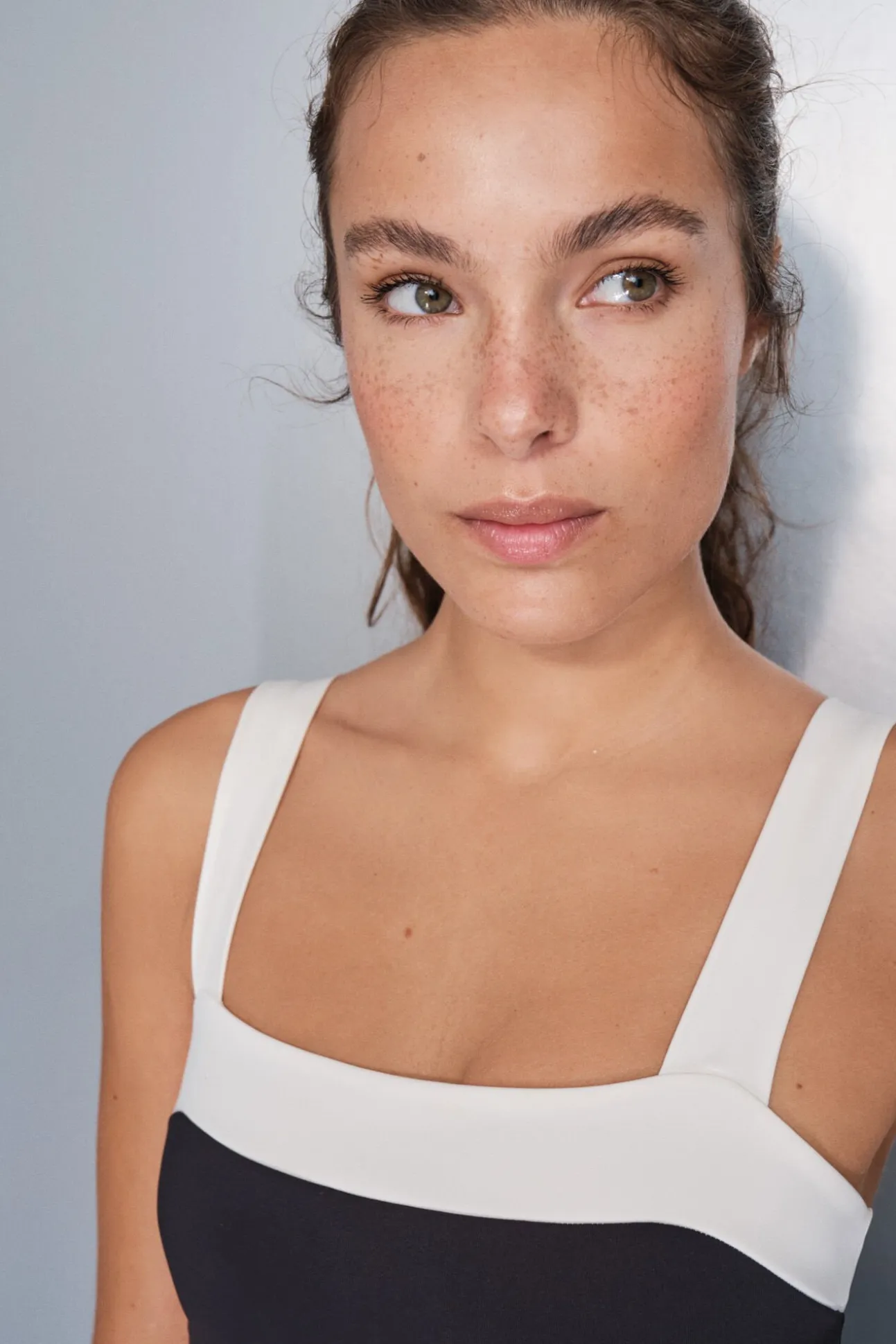 Soutien desportivo bandeau 4D Stretch em preto e branco