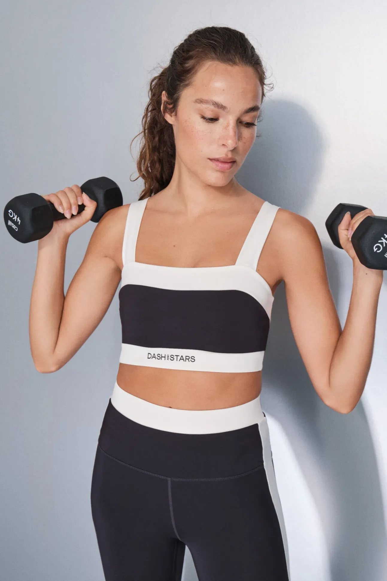 Soutien desportivo bandeau 4D Stretch em preto e branco