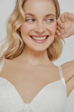 Soutien Ivette Bridal com alças multiposição e push-up em branco