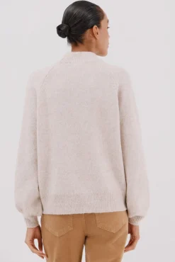 Suéter com strass e pérolas