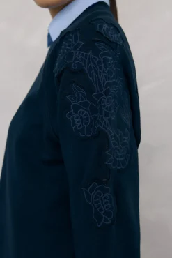 Sweatshirt bordado com flores