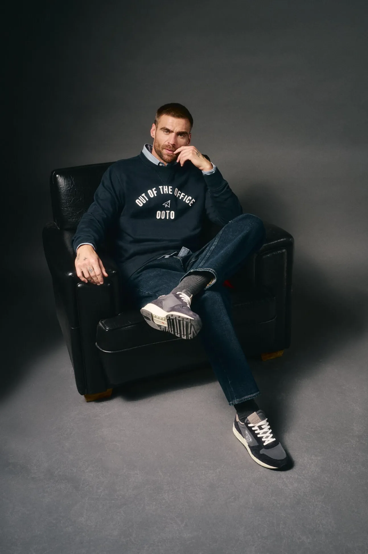 Sweatshirt caixa logo