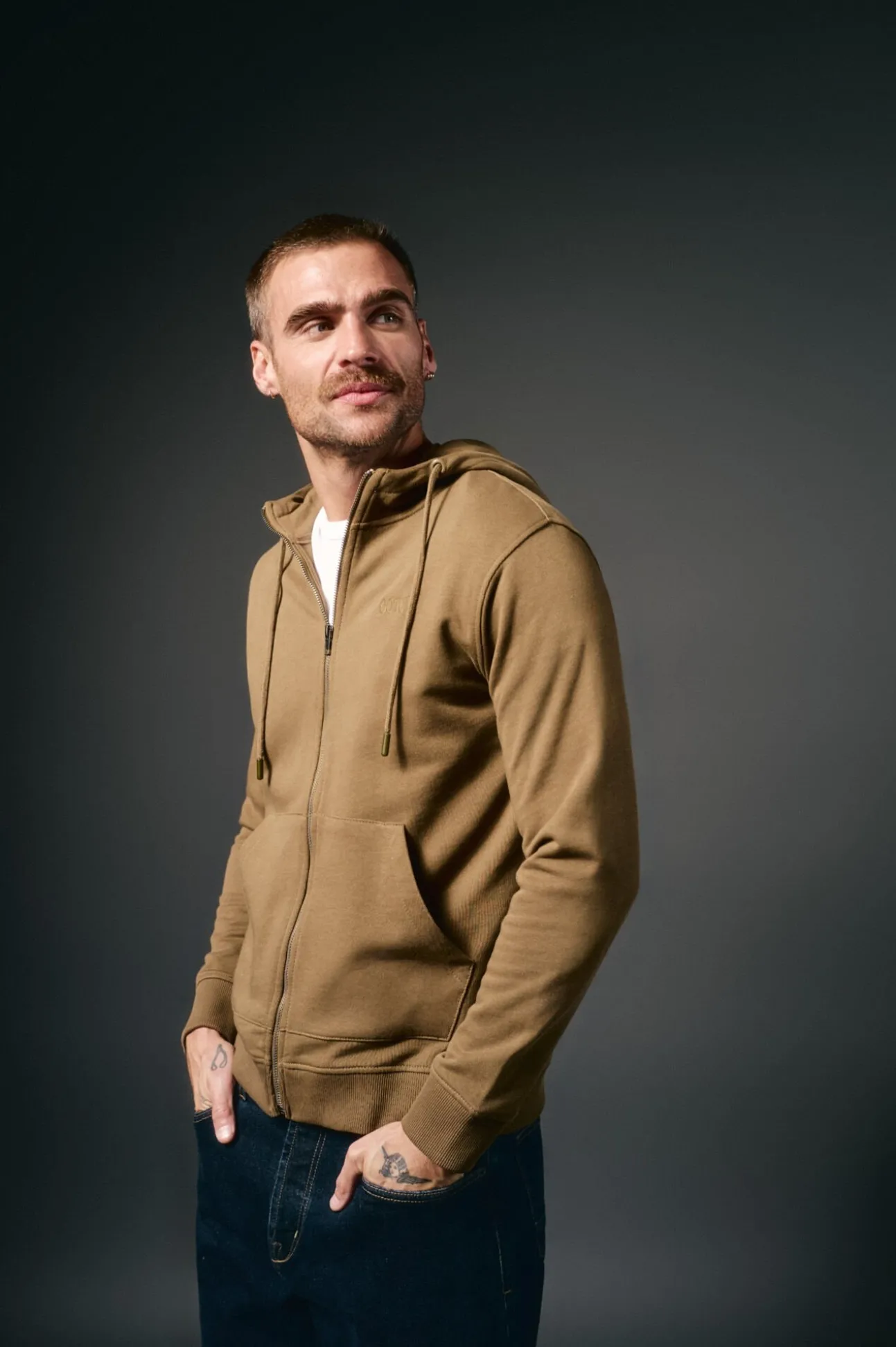 Sweatshirt com capuz