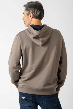 Sweatshirt com capuz e bolsos