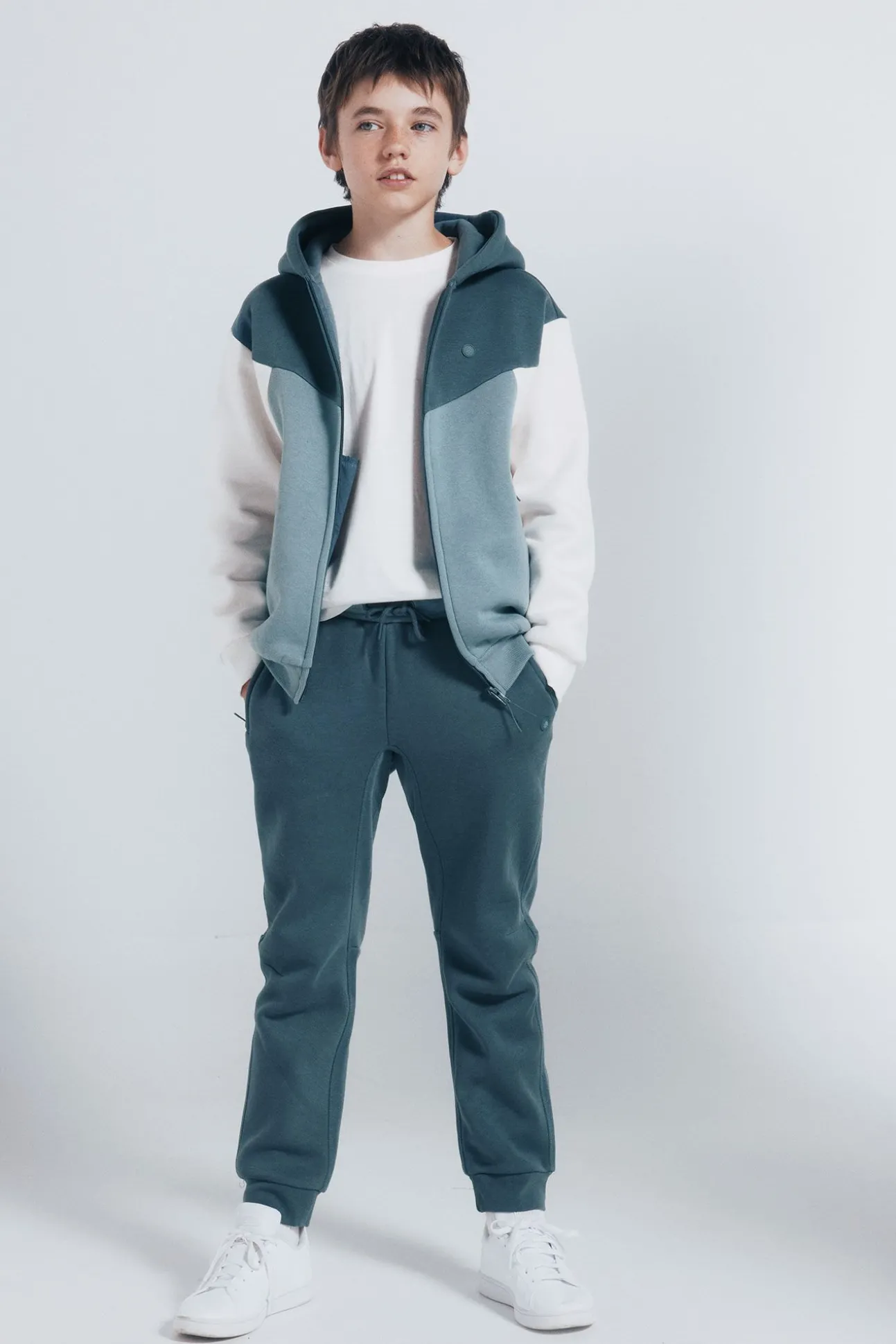 Sweatshirt com capuz para menino
