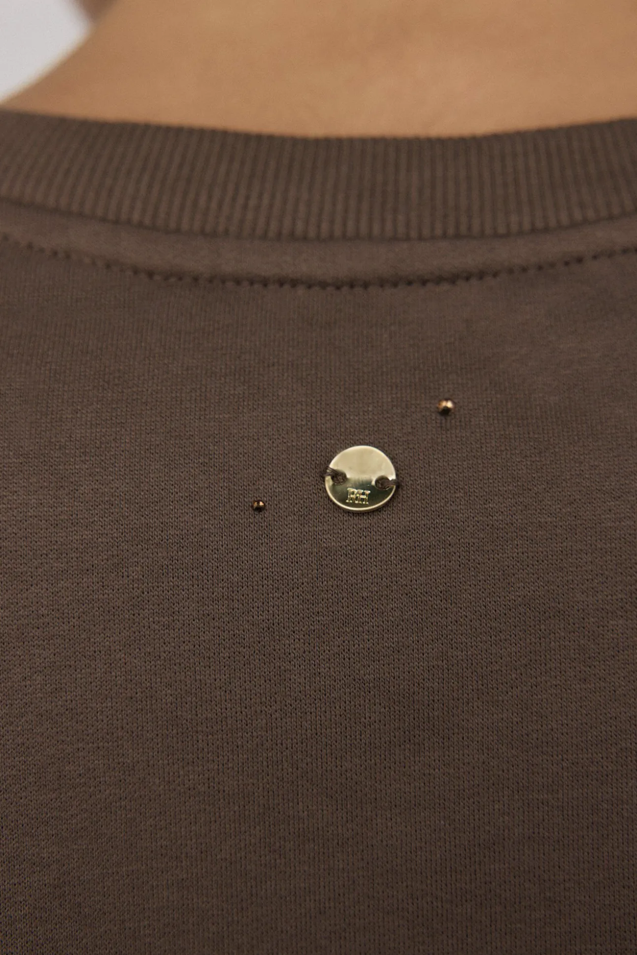 Sweatshirt com detalhe de miçangas