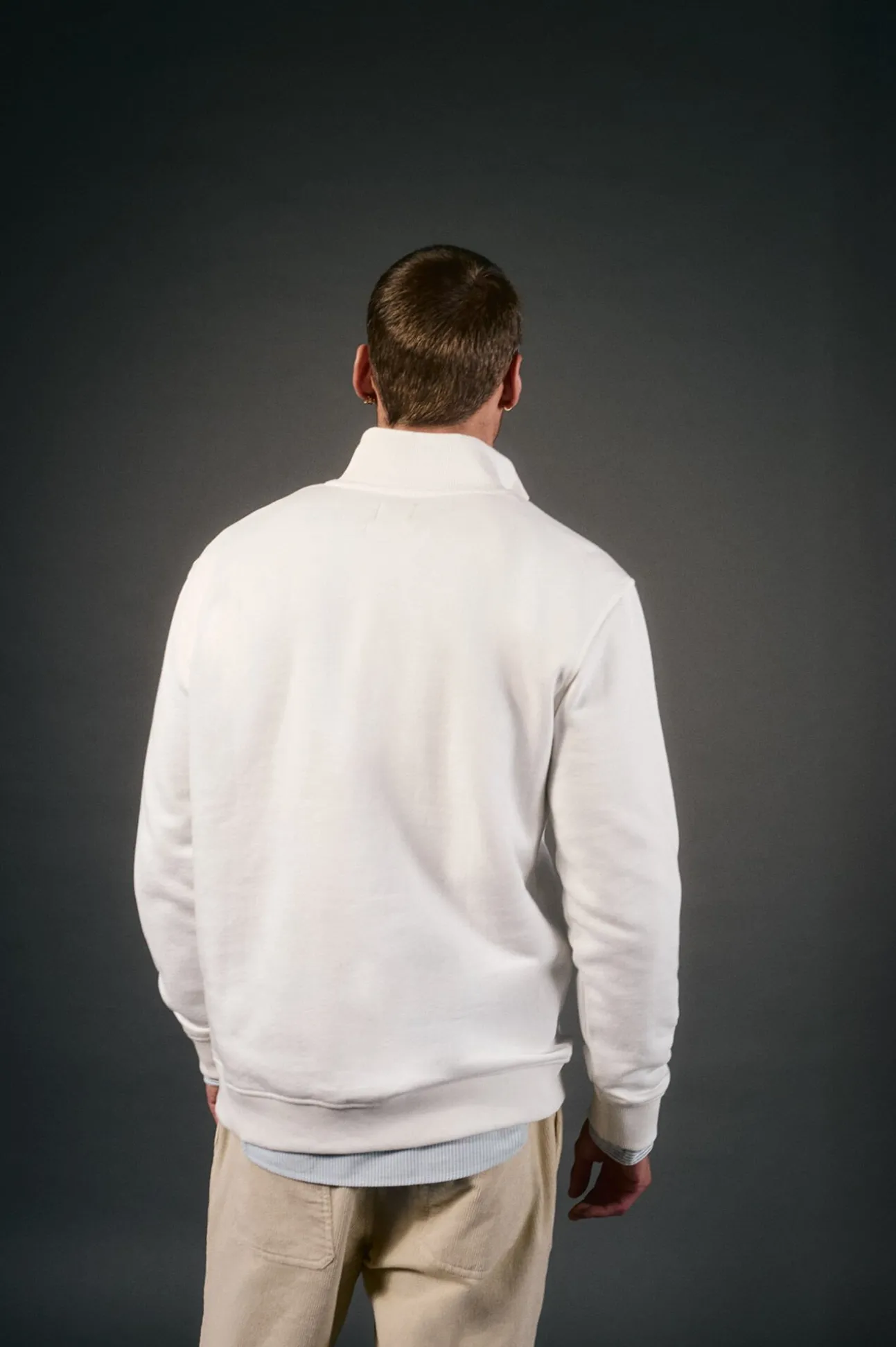 Sweatshirt com gola de fecho-éclair