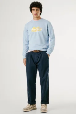 Sweatshirt com gola redonda , logo e estampado.