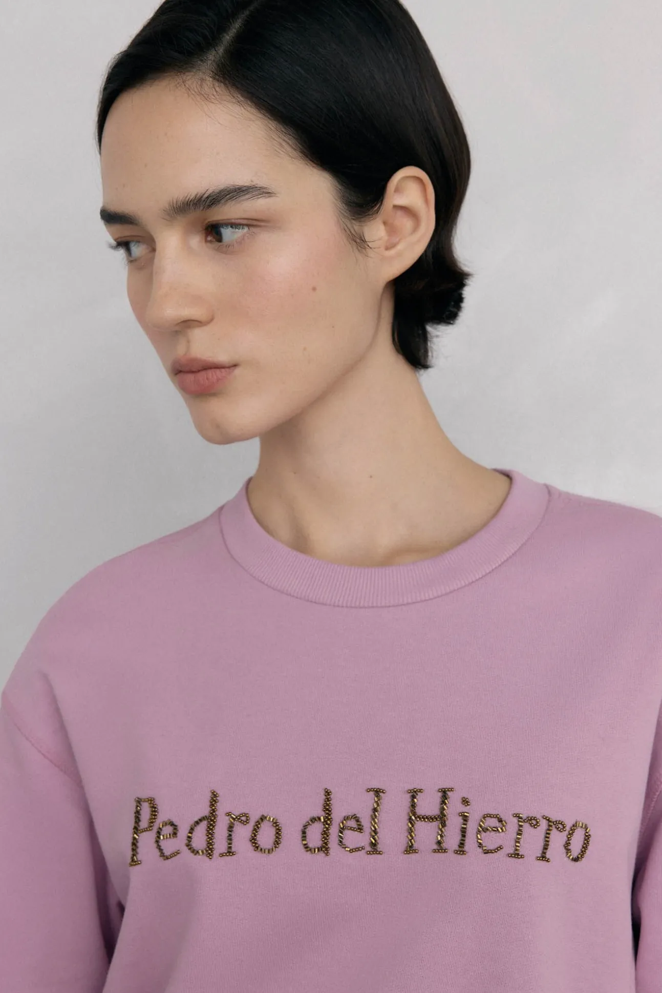 Sweatshirt com logo de strass
