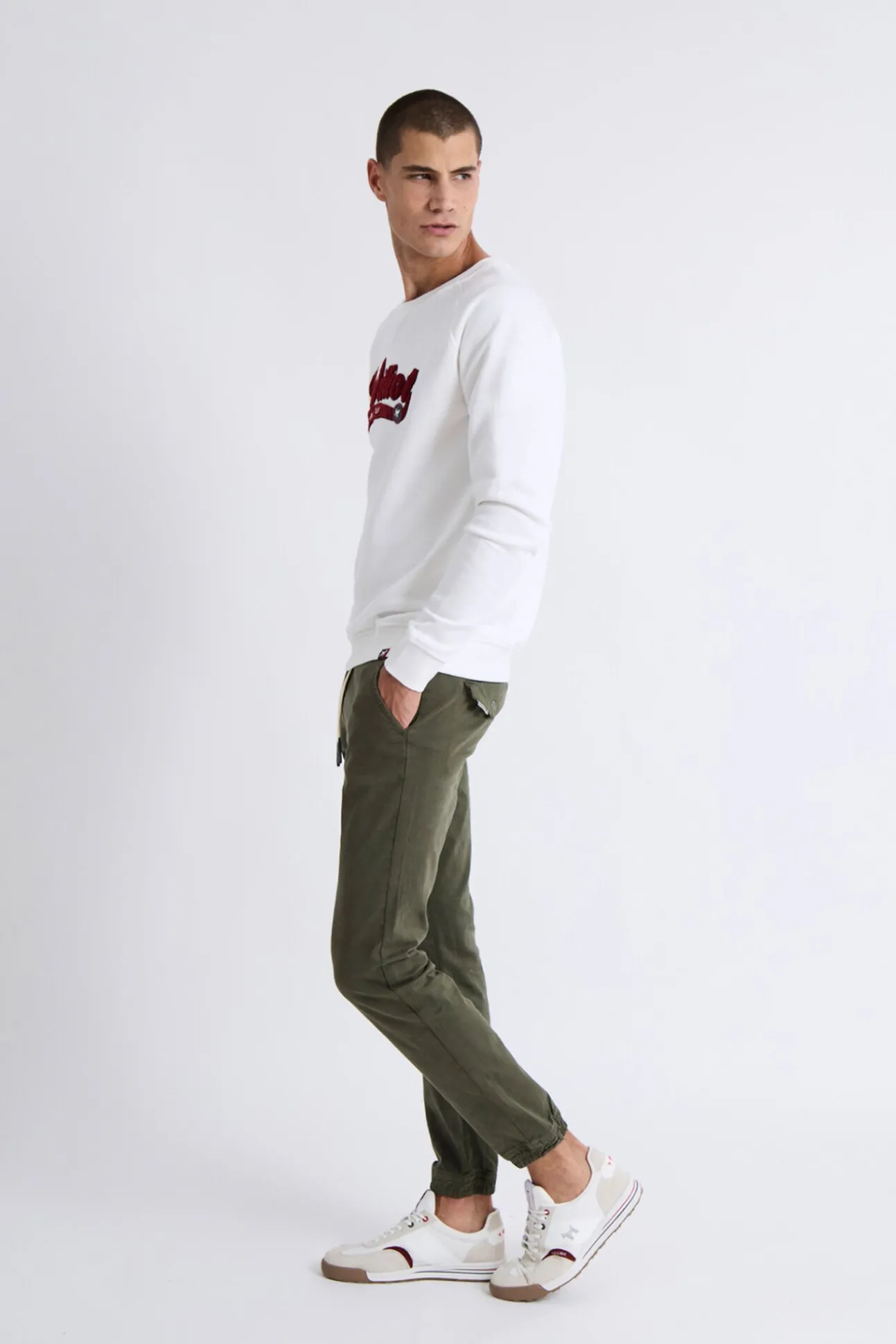Sweatshirt com manga raglan com logo vintage