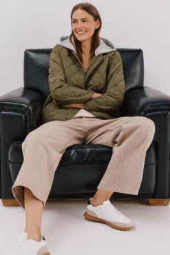 sweatshirt curto com capuz