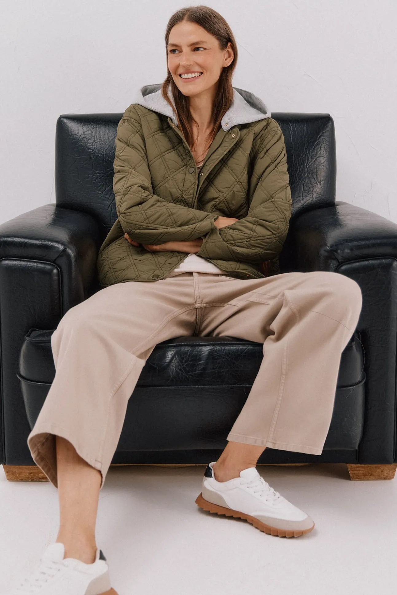 sweatshirt curto com capuz