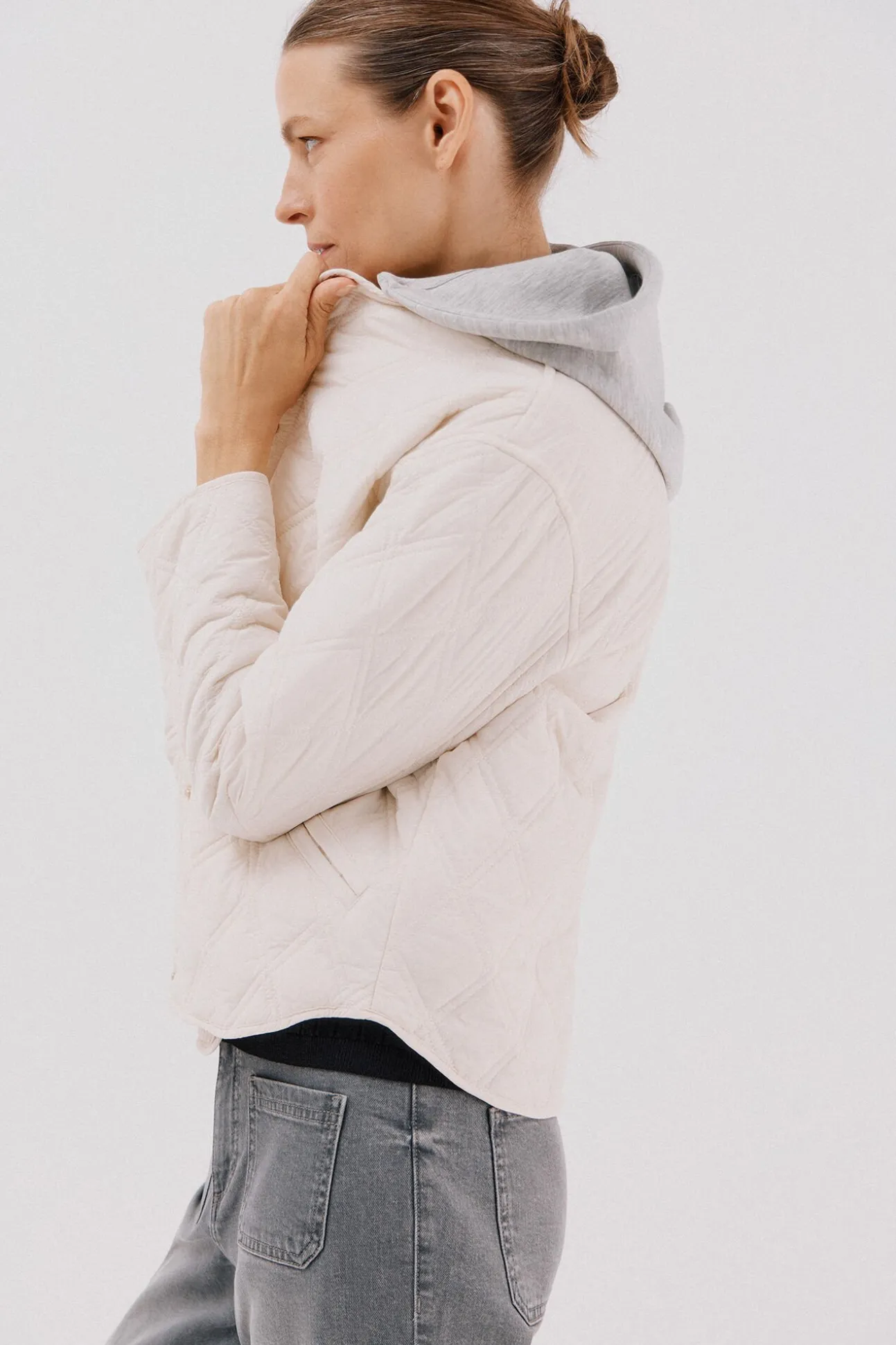sweatshirt curto com capuz