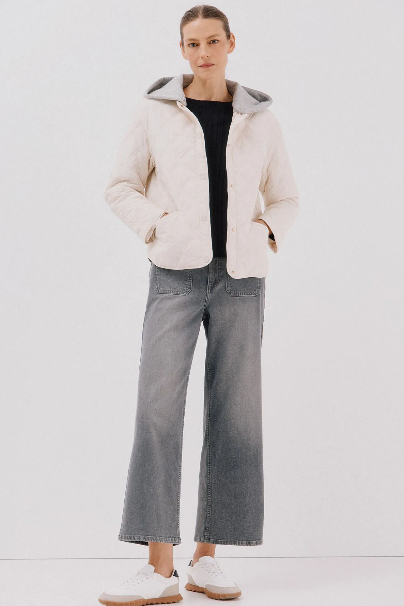 sweatshirt curto com capuz
