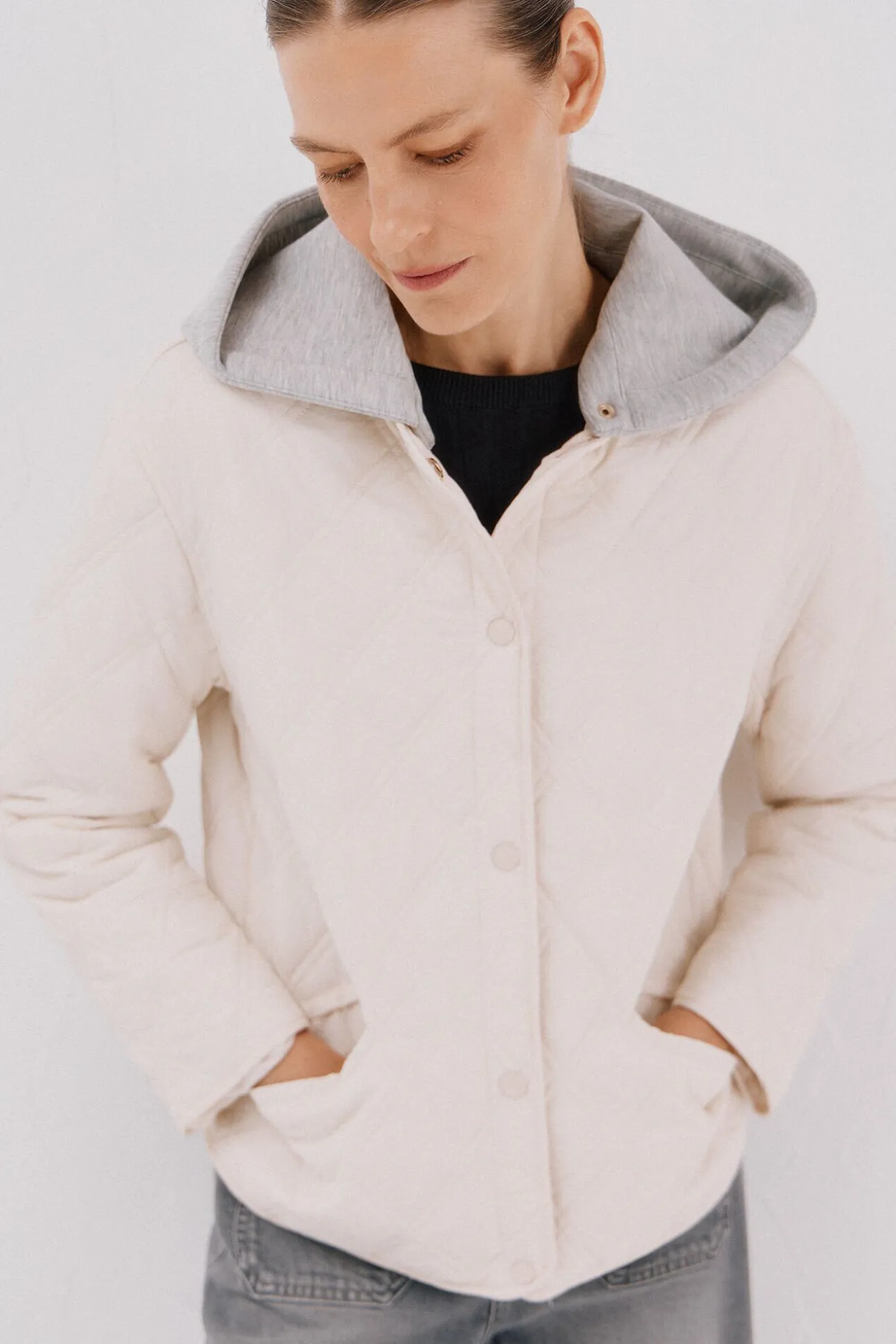 sweatshirt curto com capuz
