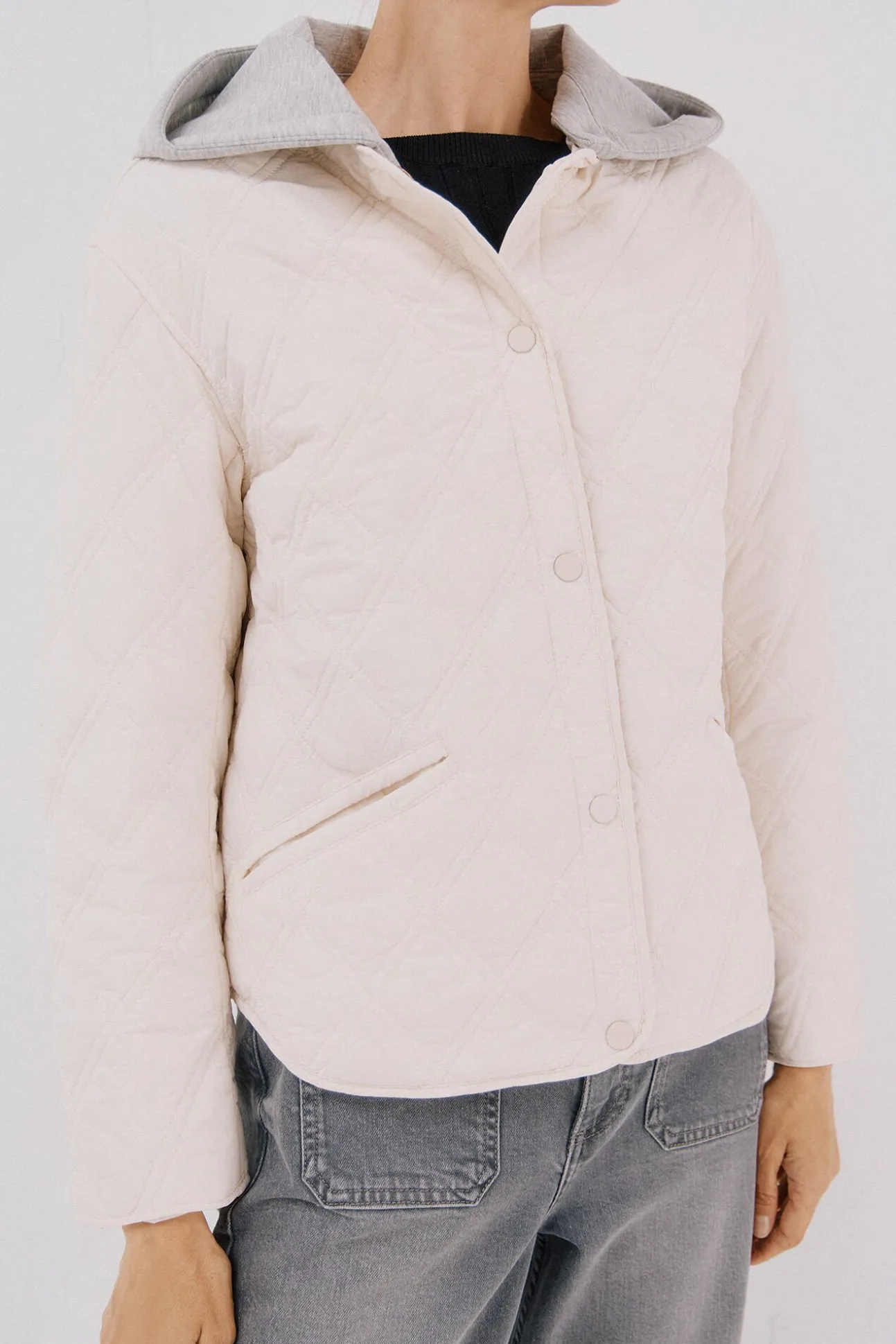 sweatshirt curto com capuz