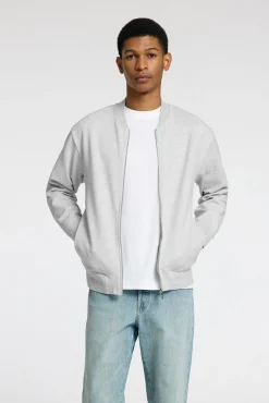 Sweatshirt estilo bomber feito com algodão orgânico
