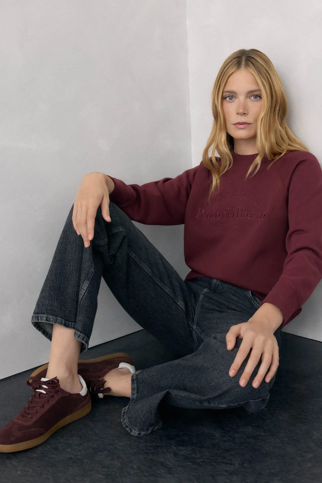 Sweatshirt logo bordado