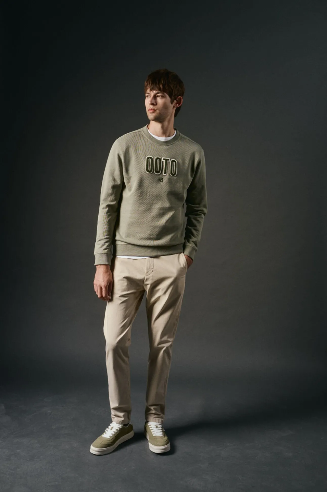 Sweatshirt logo bordado
