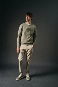 Sweatshirt logo bordado