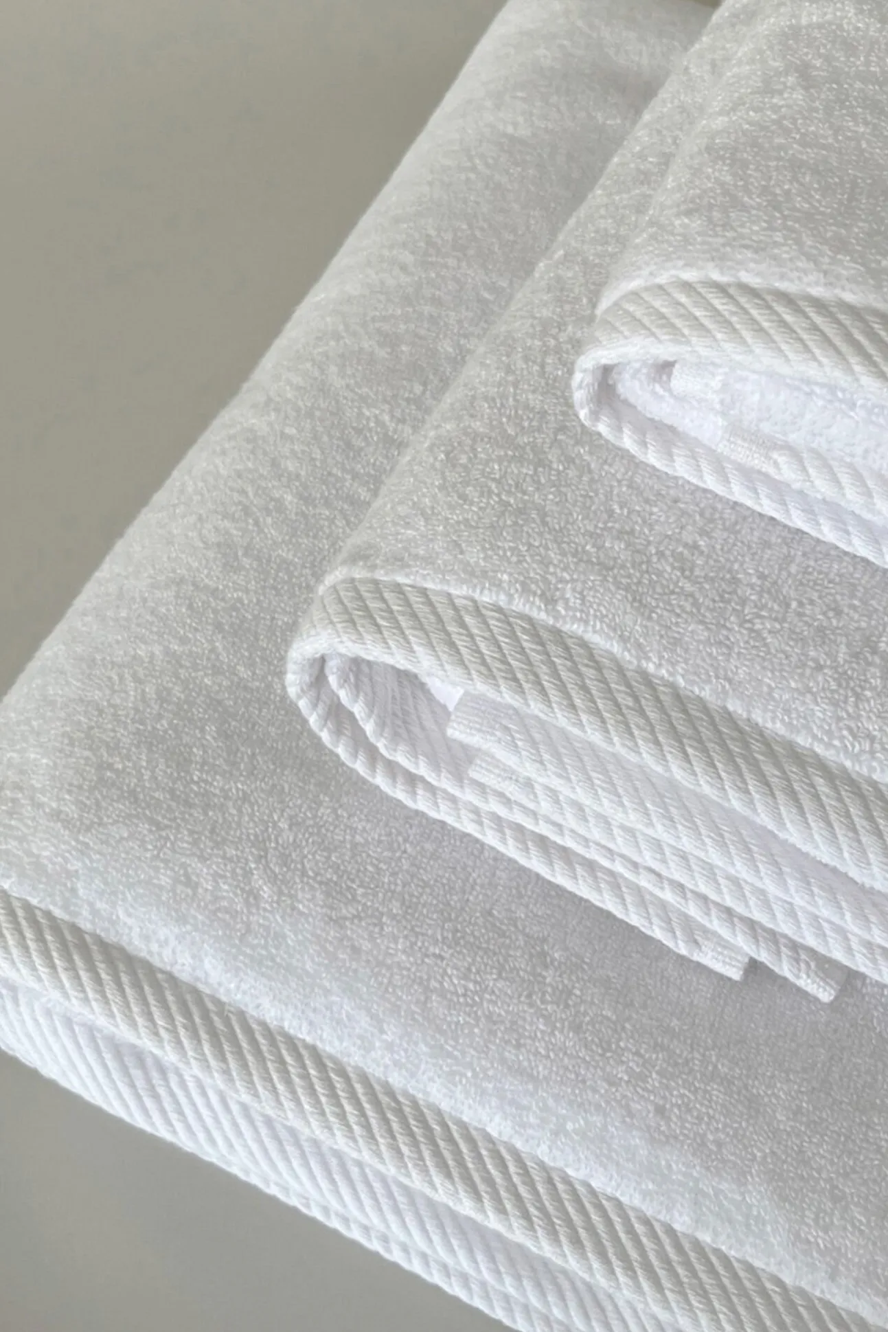 Toalha mãos asana 600 g/m2 zero twist branco 50x100