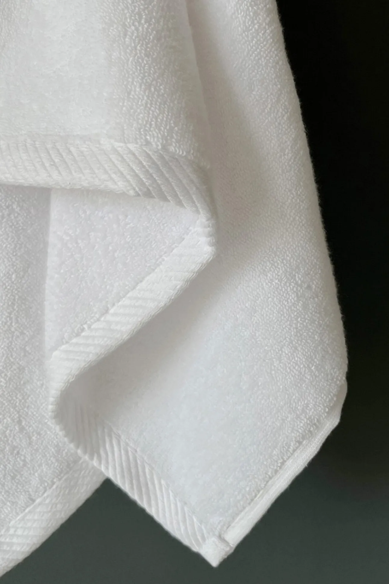 Toalha mãos asana 600 g/m2 zero twist branco 50x100